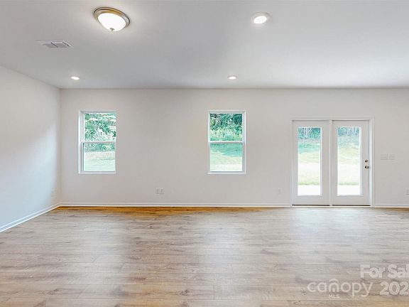 4th image of 224 Winford Dr