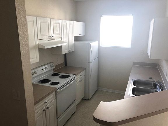 4th image of 18001 Richmond Place Dr APT 310