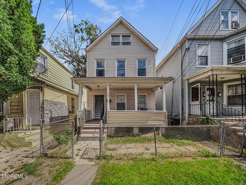 133 Smith St #2