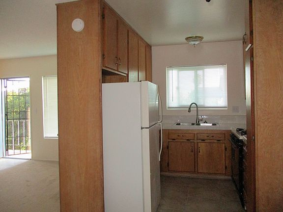 5th image of 4636 Alabama St #F