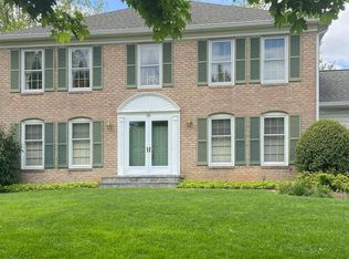 36 Hollyberry Ct, Rockville, MD 20852