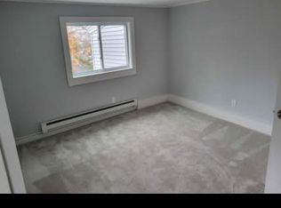 26 7th St #2, Auburn, ME 04210