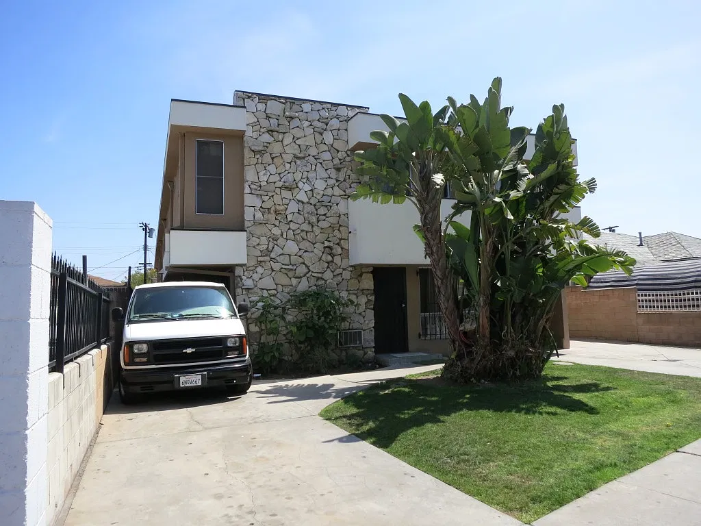 2614 S Garth Ave — Photo 4