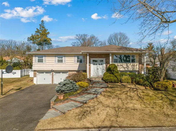 36 Ridge Road, Searingtown, NY 11507