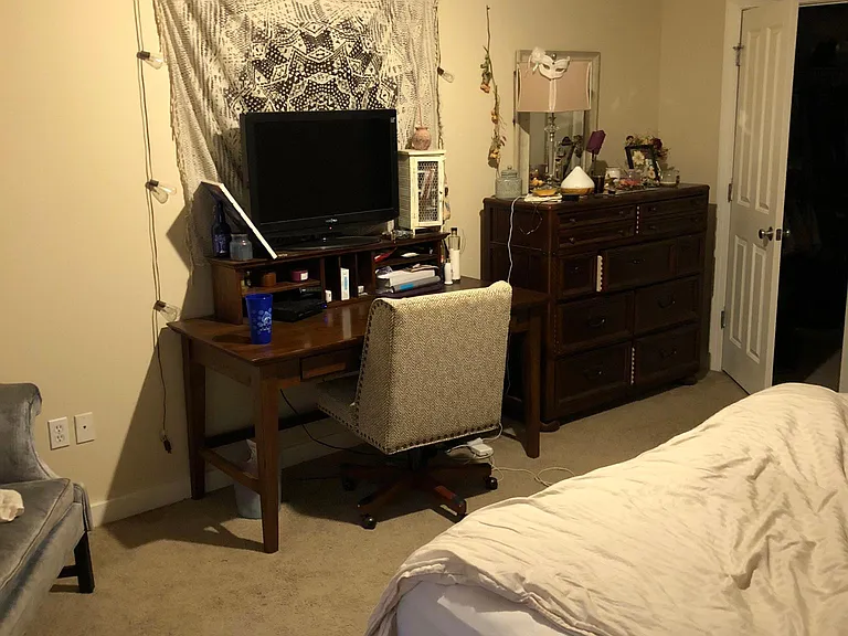 4441 Burbank Dr #401 — Photo 6