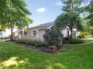 1597 Cedarwood Dr #F, Westlake, OH