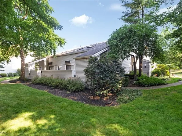 1597 Cedarwood Dr #F, Westlake, OH 44145