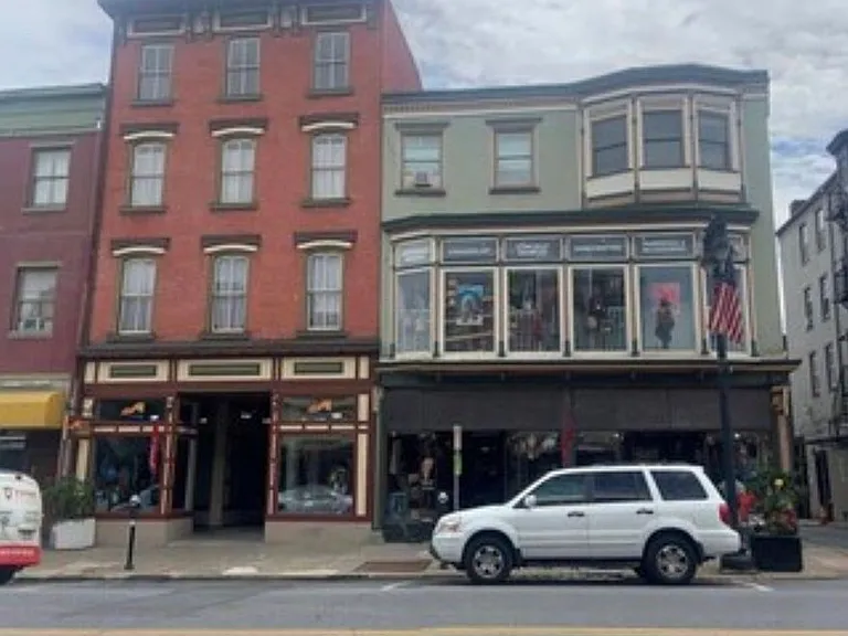 228 Northampton St — Photo 1