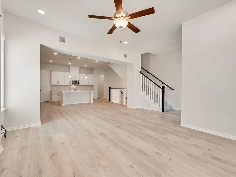 8340 Challenger Ln — Photo 16