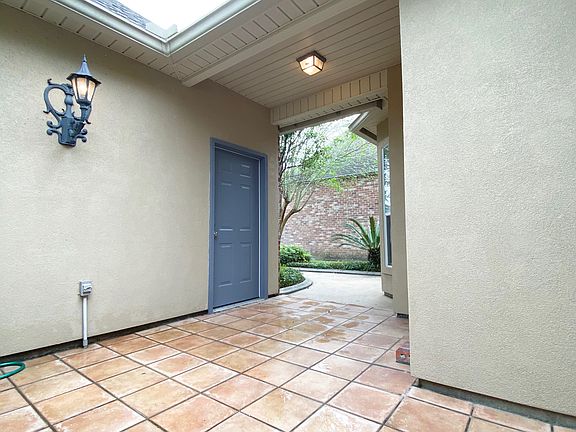 3rd image of 5502 Courtyard Dr