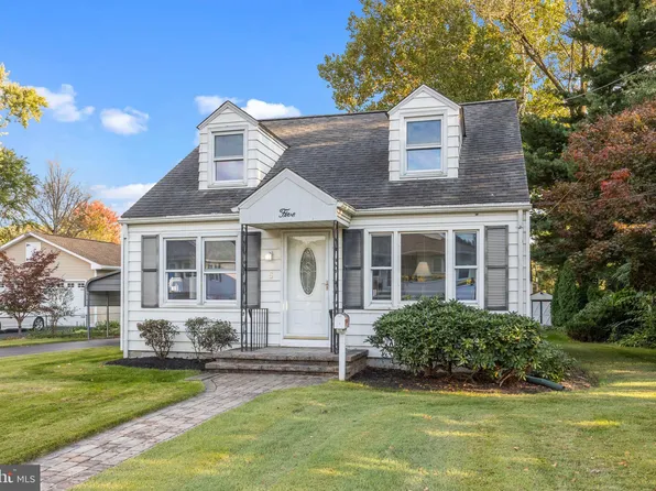 5 Ida Ave, Morrisville, PA 19067