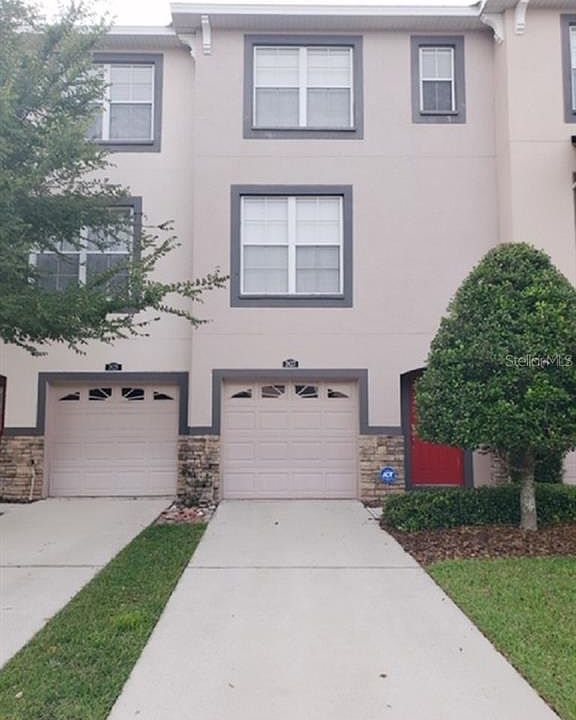 1st image of 2427 Lexington Oak Dr