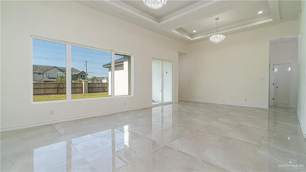 3 bed, 3.5 bath, 1982 sqft, $2,400 — Photo 4