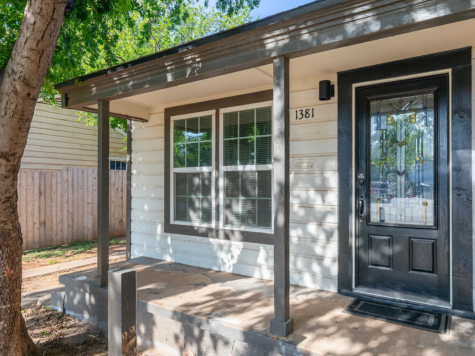 2 bed, 969 sqft, $3,200 — Photo 2
