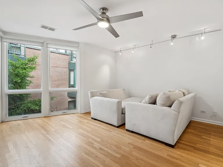 2910 N Commonwealth Ave #3 — Photo 18
