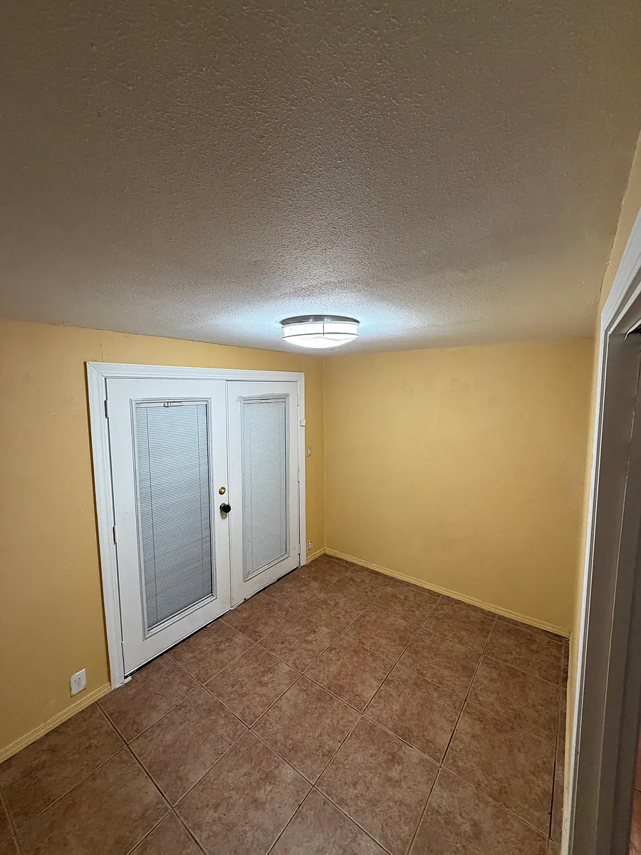 Building Photo - 146 Addison Ave W #50