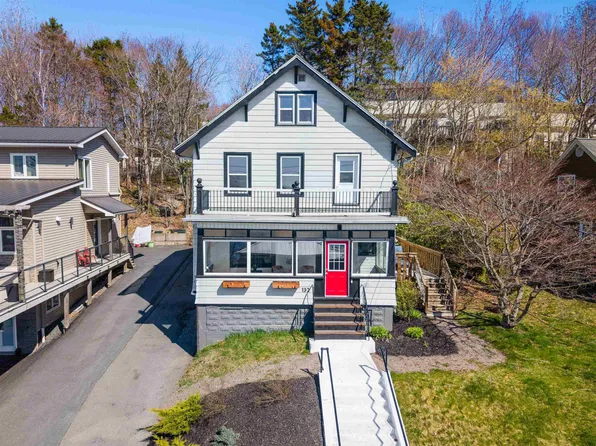132 Braemar Dr, Dartmouth, NS B2X 2B4