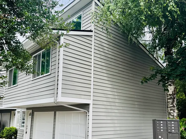 70 1st Pl NW Unit 5, Issaquah, WA 98027