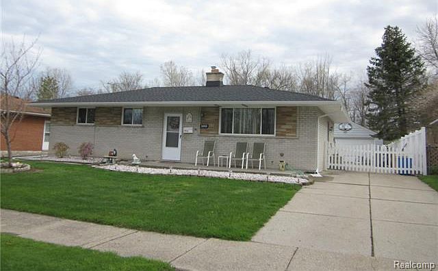 1st image of 24513 Laurel St