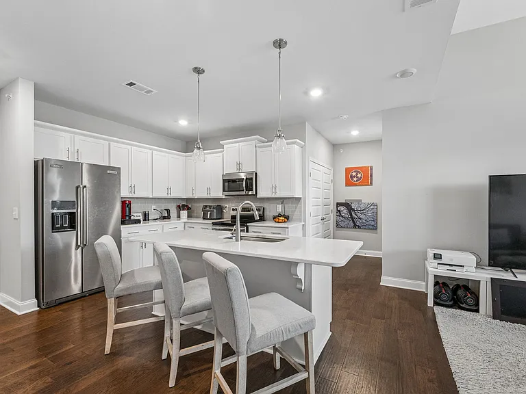 1801 Shadow Green Dr #304 — Photo 13