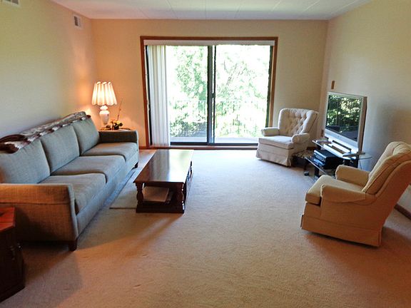 3rd image of 11018 Theresa Cir #2C