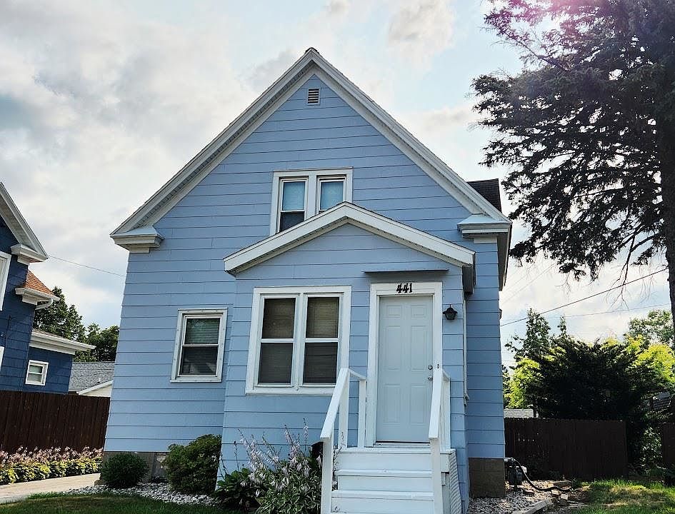 1st image of 441 Amory St