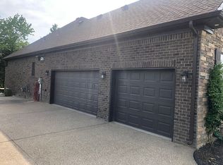 17308 Shakes Creek Dr, Fisherville, KY 40023