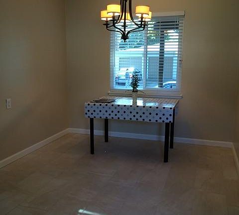 kitchen eat area