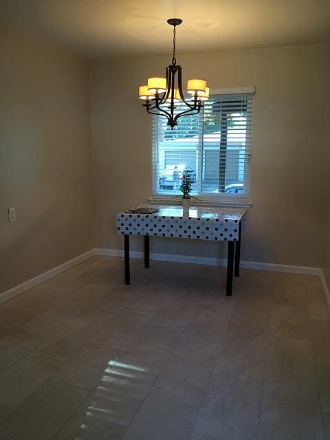 kitchen eat area