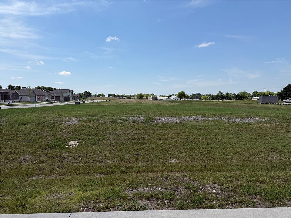 1st image of 102 Nokota Dr