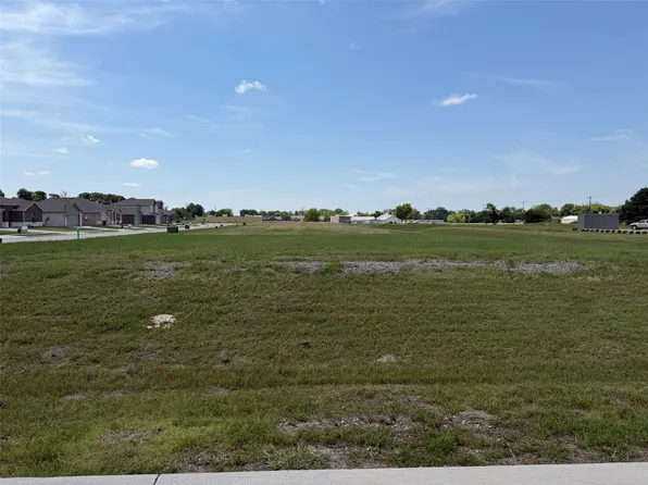 102 Nokota Dr, Leonard, TX 75452
