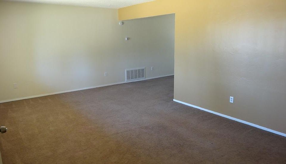 1st image of 598 W Westmont Ave