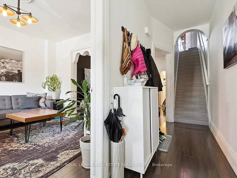 28 Saint Matthews Ave — Photo 5