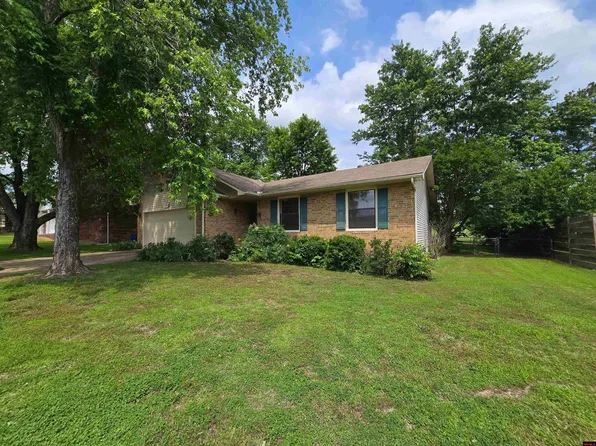 307 Forest Dr, Mountain Home, AR 72653