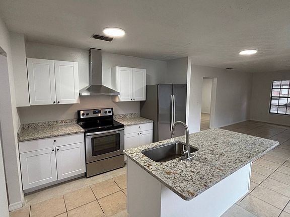 2nd image of 704 Pineville Ln
