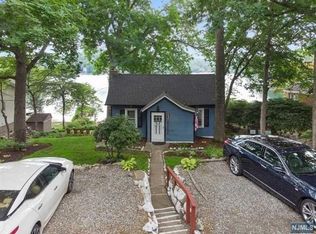 137 Lakeview Ave, Ringwood, NJ 07456