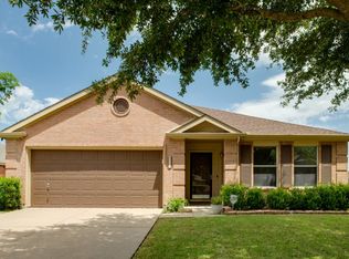 811 Creekside Dr, Glenn Heights, TX 75154
