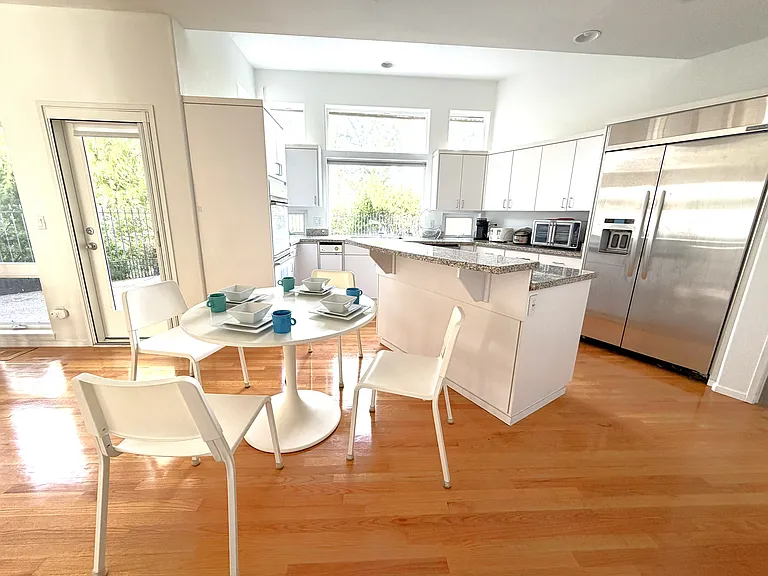 8509 NW Hazeltine St — Photo 10