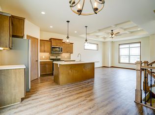 425 Odyssey Ct, Oregon, WI 53575