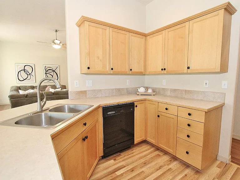 2074 S Tollgate Way — Photo 10