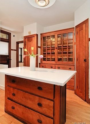5th image of 2035 W Berwyn Ave #1