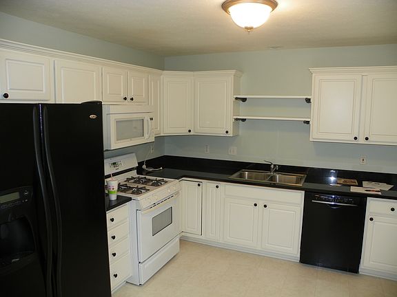 3rd image of 3727 Burgundy Bay Blvd W