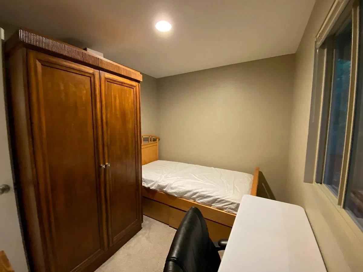 5 bed, 3.5 bath, 1450 sqft, $800 — Photo 4