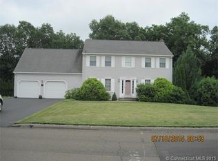 10 Roxbury Ln, Wallingford, CT 06492