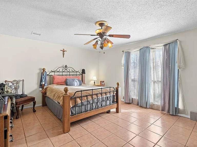 4123 Yupon Ridge Dr — Photo 9