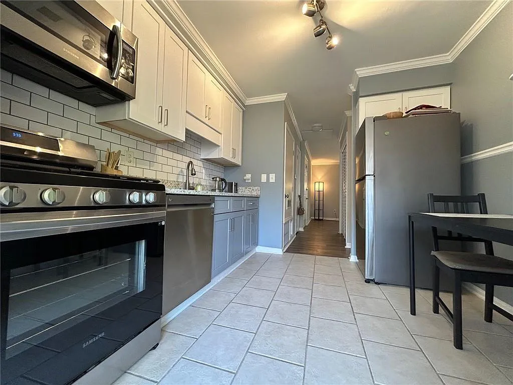 1 bed, 1.0 bath, 672 sqft, $1,475 — Photo 2