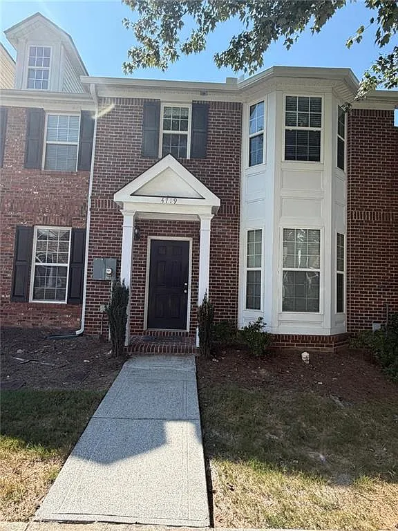 3 bed, 2.5 bath, 1652 sqft, $2,300 — Photo 1