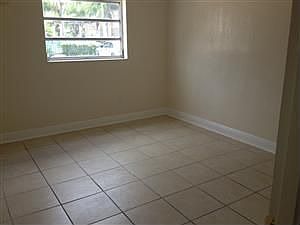 4th image of 2285 NE 172nd St APT 2