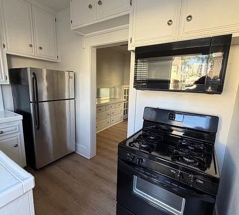2nd image of 1628-1724 E Ocean Blvd #B09