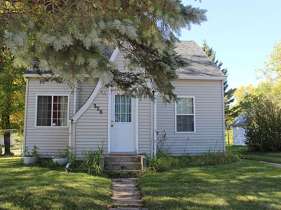 5th image of 229 Main Ave S